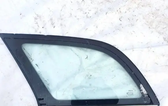 Toyota Avensis T250 Rear side window