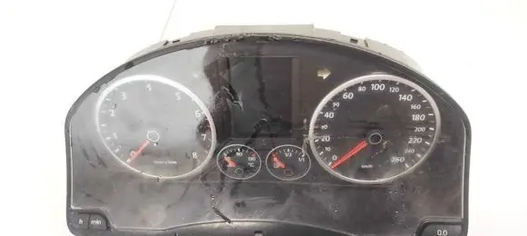 Volkswagen Tiguan Speedometer (instrument cluster) 5N0920870C V0004000