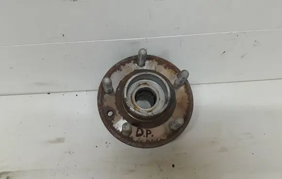 Volvo V40 Front wheel hub