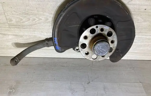 Mercedes-Benz CLS C219 Front wheel bearing hub 1106