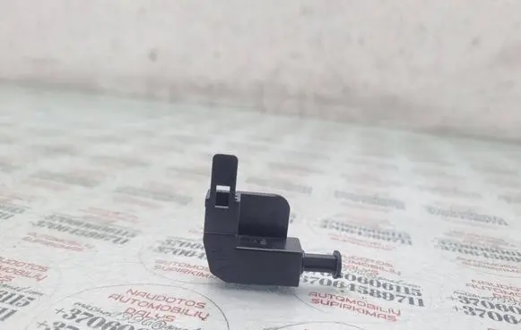 Audi A4 S4 B5 8D Hand parking brake sensor 1H0947561A