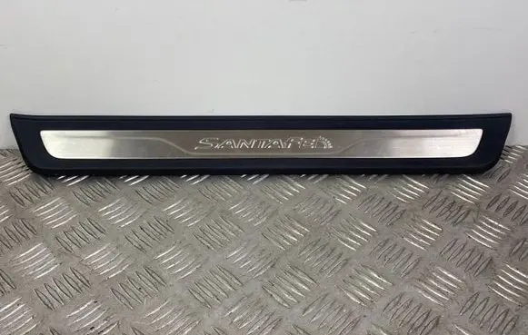 Hyundai Grand Santa Fe NC Front sill trim cover 85873B8500