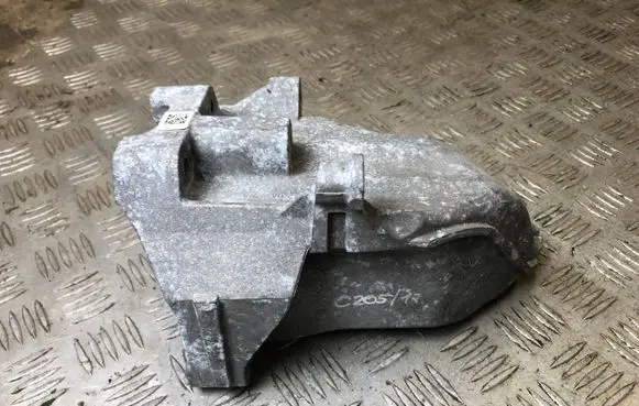 Mercedes-Benz C W205 Engine mounting bracket A6512234204