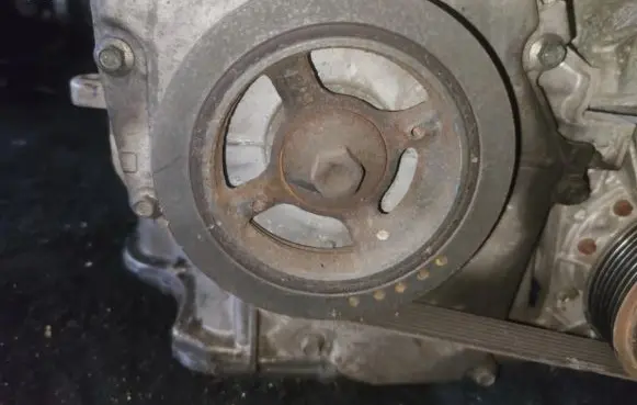 Nissan Note (E12) Crankshaft pulley