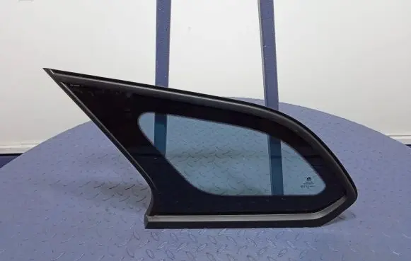 Fiat Tipo Rear side window