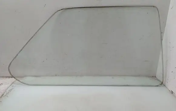 Volkswagen Golf I Rear side window 