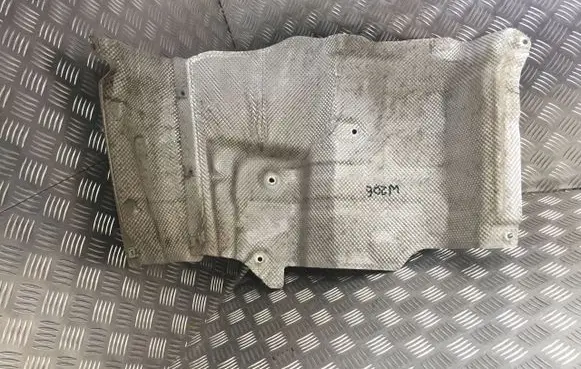 Mercedes-Benz C W206 Engine cover (trim)