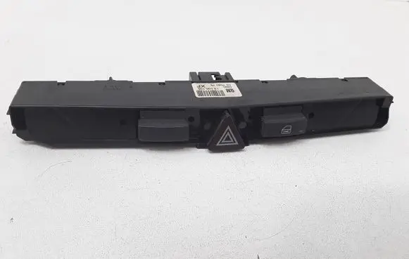 Opel Astra H Hazard light switch 13100105