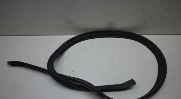 Mercedes-Benz E W211 Engine compartment rubber 