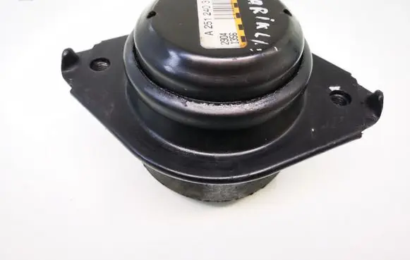 Mercedes-Benz ML W164 Engine mount bracket A2512403117