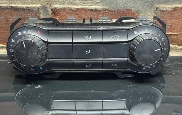 Mercedes-Benz V Class W447 Climate control unit A4479001408 A4479016500 5HB01153213