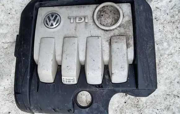 Engine cover (trim)
