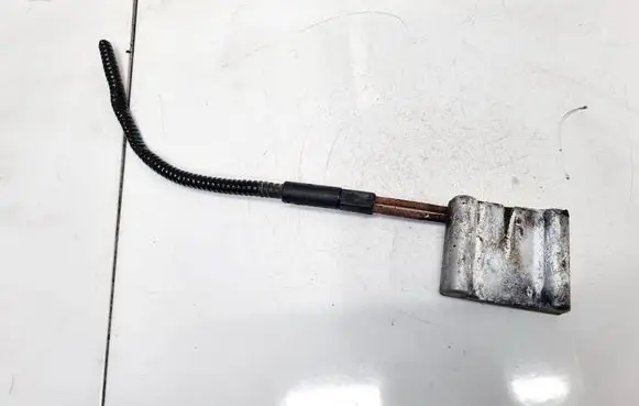 Engine coolant pipe/hose