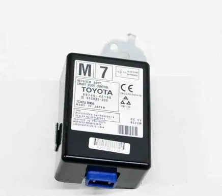 Toyota RAV 4 (XA40) Keyless (KESSY) go control unit/module 61G035000 8974042190