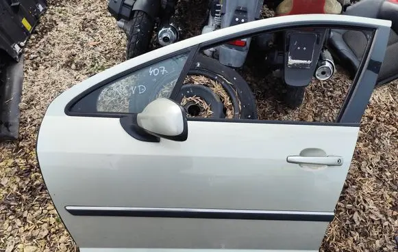 Peugeot 407 Front door KCVD