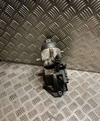 Oil filter mounting bracket