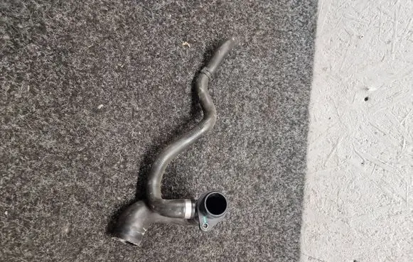 BMW X5 F15 Engine coolant pipe/hose 7639998