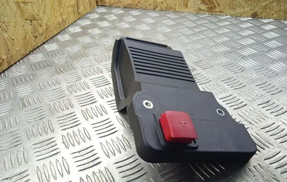 Volvo XC60 Battery box tray cover/lid 31651455