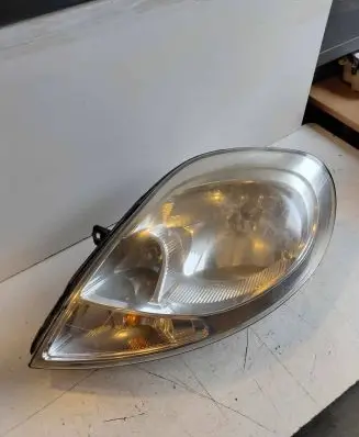 Opel Vivaro Headlight/headlamp 8200701354 93859829