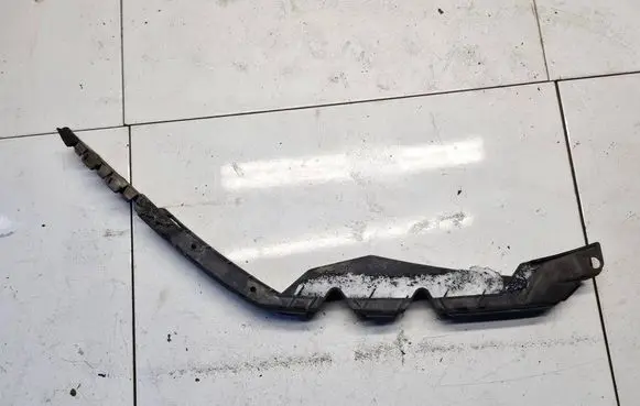 Skoda Octavia Mk2 (1Z) Front bumper mounting bracket 1Z0807184