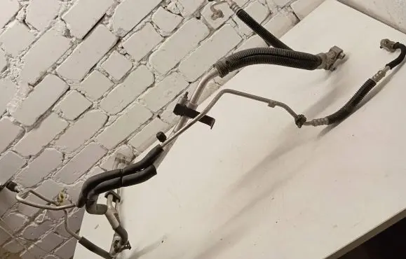 Cadillac SRX Air conditioning (A/C) pipe/hose 20858106