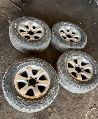 Toyota Land Cruiser (J120) R17 alloy rim 