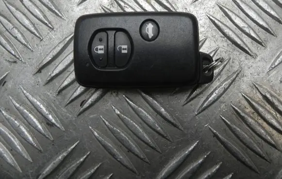Toyota Prius (XW30) Ignition key/card MR39832008 M4810