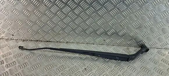 Nissan X-Trail T32 Front wiper blade arm 