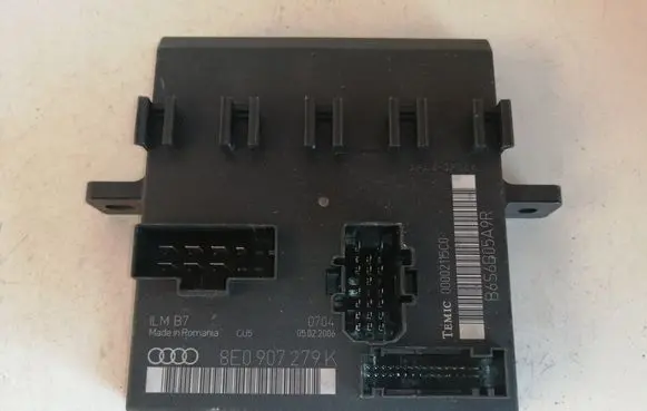 Audi A3 S3 8P Comfort/convenience module 8E0907279K