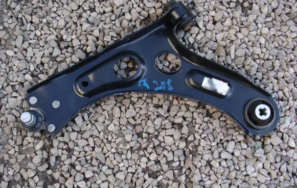 Peugeot 208 Front control arm