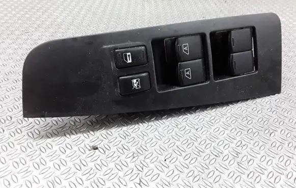 Nissan Maxima A34 Electric window control switch 809617Y000