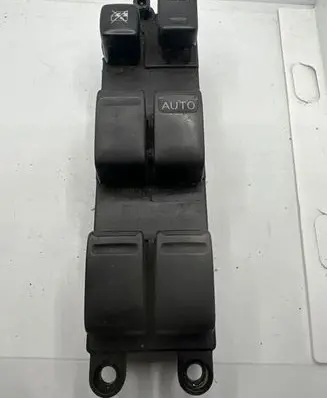 Nissan X-Trail T30 Electric window control switch 5322
