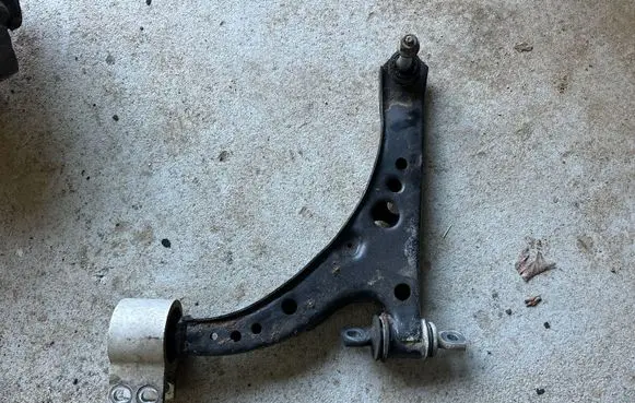 Opel Astra K Front control arm 39089344