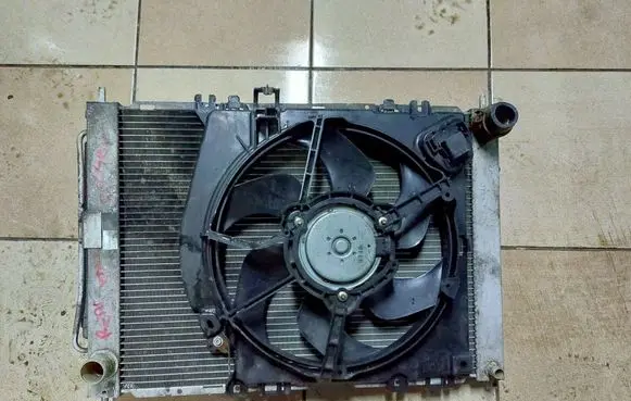Renault Modus Coolant radiator 8200134606