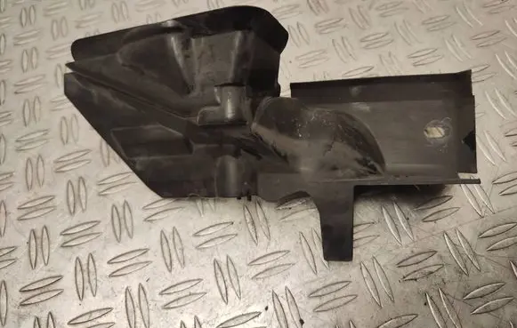 Ford Mondeo MK IV Intercooler air guide/duct channel BS718311AA D2L4A