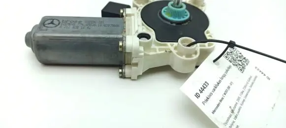 Mercedes-Benz C W203 Front door window regulator motor A2118201842