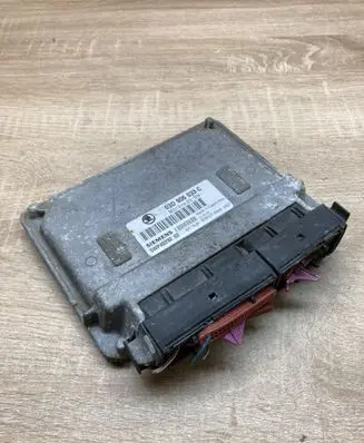 Skoda Fabia Mk1 (6Y) Engine control unit/module ECU 03D906033C 5WP40292