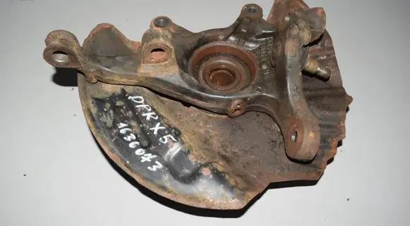 BMW X5 E53 Front wheel hub