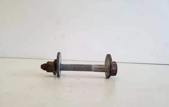 Opel Vivaro Rear suspension camber bolt 