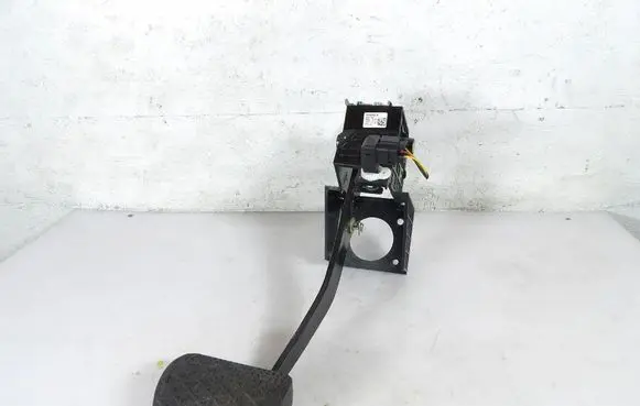 SsangYong Tivoli Accelerator throttle pedal 4880037100