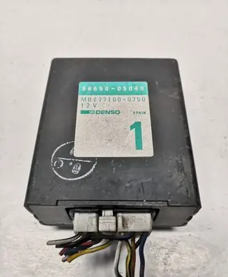 Toyota Carina T210 Air conditioning/heating control unit 8865005040 MB2771000750