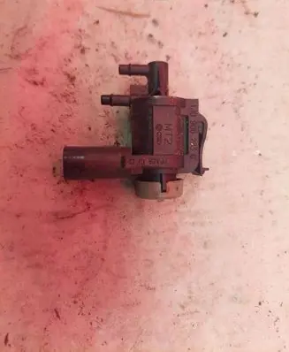 Volkswagen Touareg I Turbo solenoid valve 1J0906283C