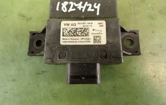 Skoda Octavia Mk4 Airbag deployment crash/impact sensor 5E3907159B