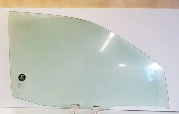 Nissan X-Trail T30 Front door window glass four-door 43R00018