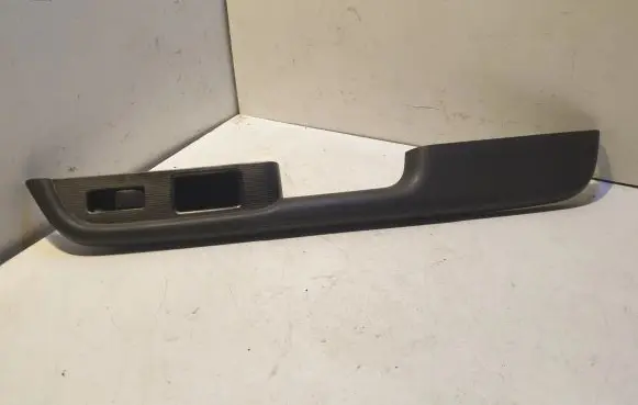 Nissan X-Trail T30 Front door window switch trim 809488H700