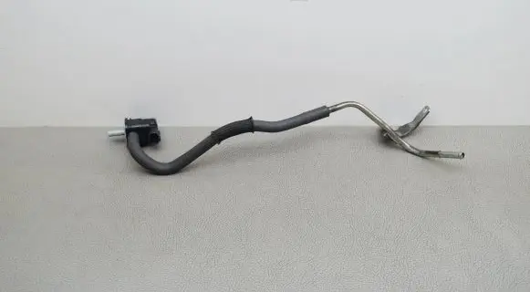 Engine mount vacuum valve
