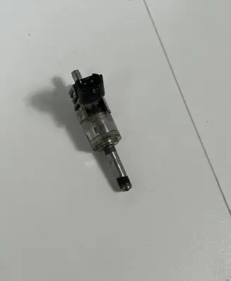 Toyota RAV 4 (XA50) Fuel injector 23250-25010