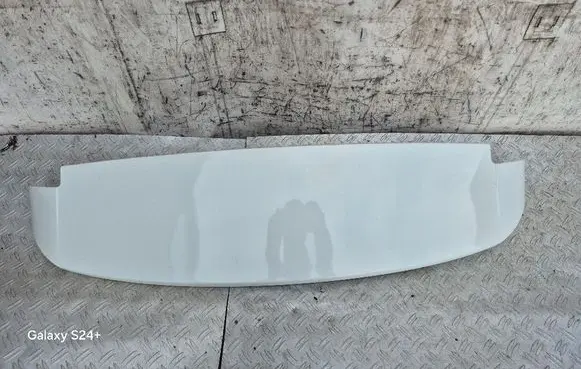 Tailgate/trunk spoiler