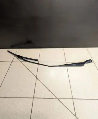 Opel Grandland X Front wiper blade arm YP00062080 7443212 6433