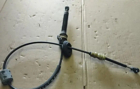 Jeep Grand Cherokee (WK) Gear shift cable linkage